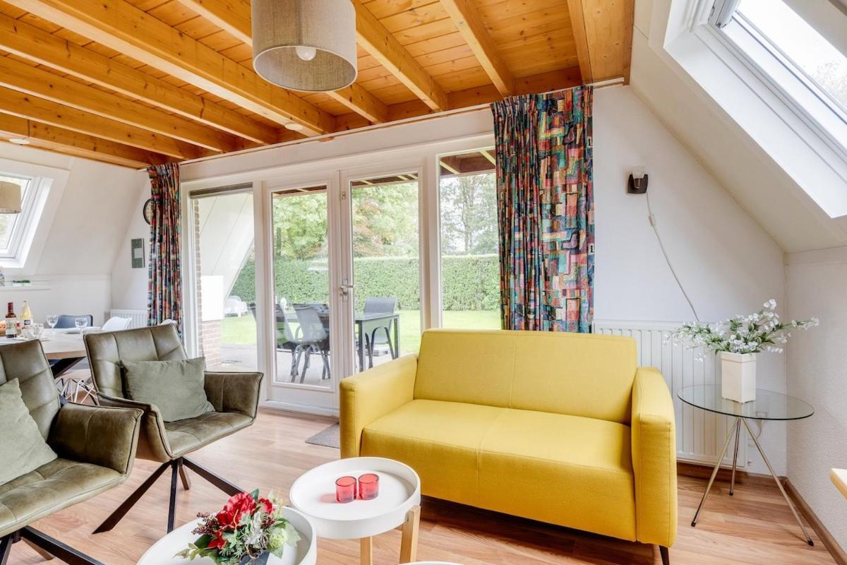 Kleine Zanglijster I Prachtig Huisje Nabij Bosrand Zwiggelte Exteriör bild