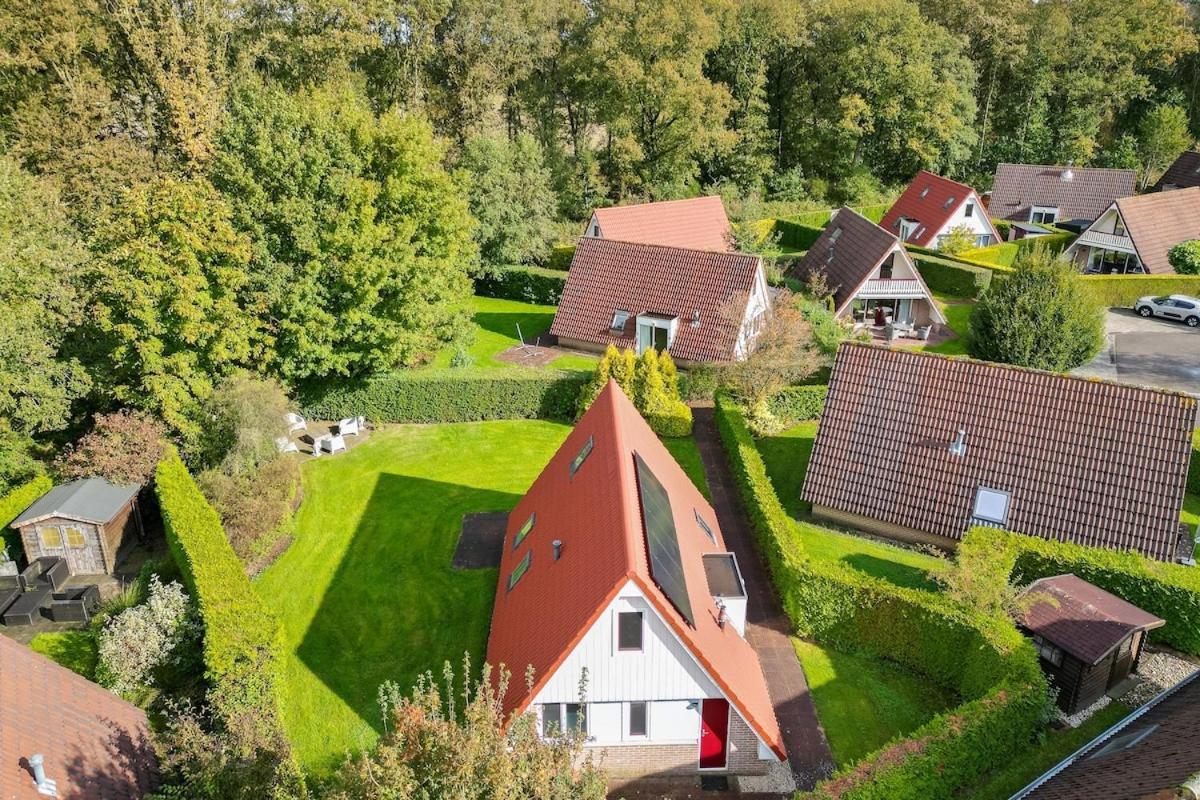 Kleine Zanglijster I Prachtig Huisje Nabij Bosrand Zwiggelte Exteriör bild