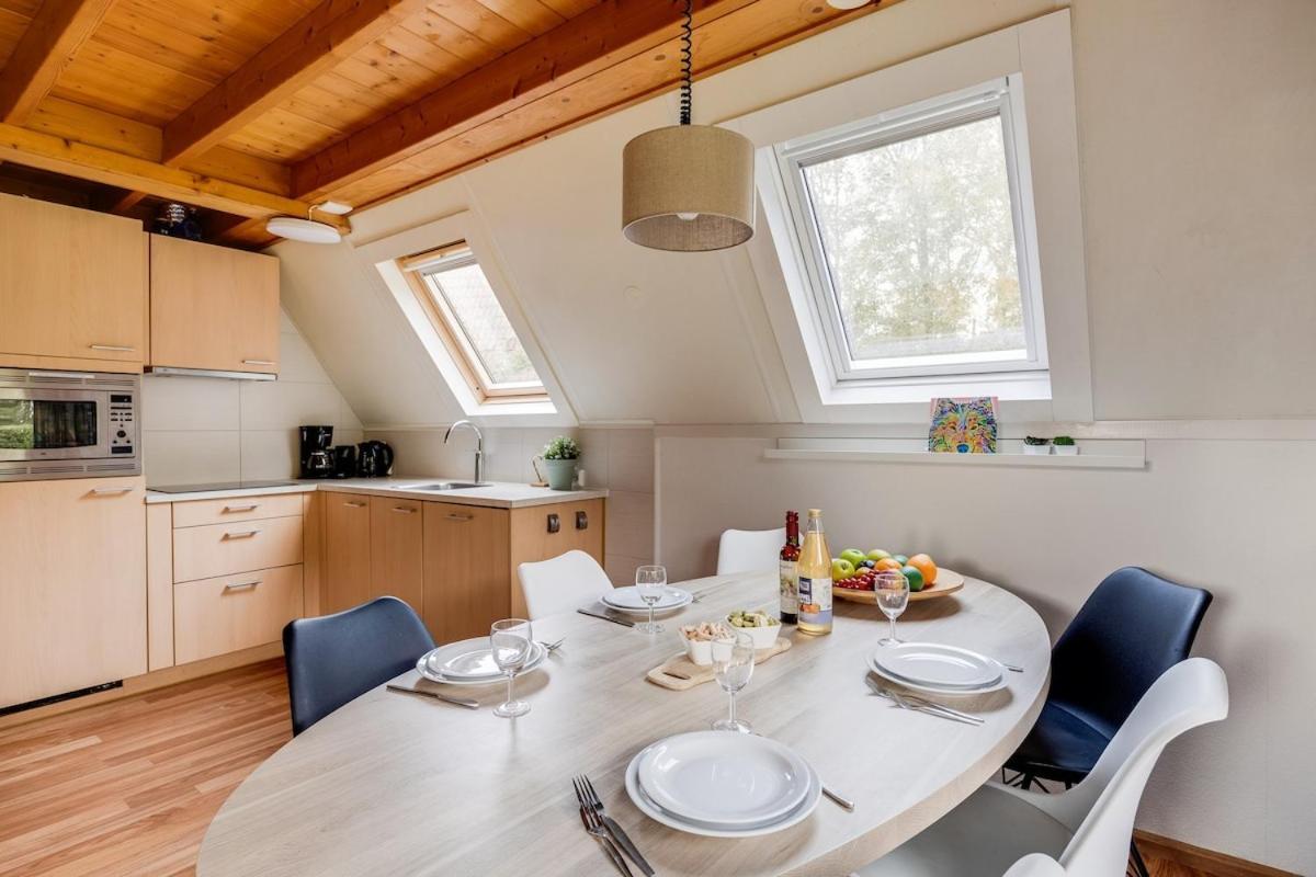 Kleine Zanglijster I Prachtig Huisje Nabij Bosrand Zwiggelte Exteriör bild