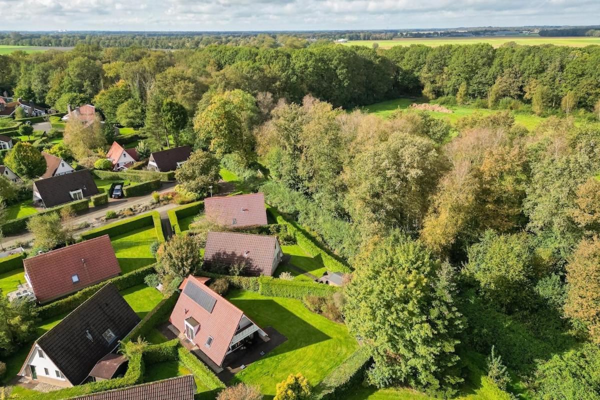 Kleine Zanglijster I Prachtig Huisje Nabij Bosrand Zwiggelte Exteriör bild