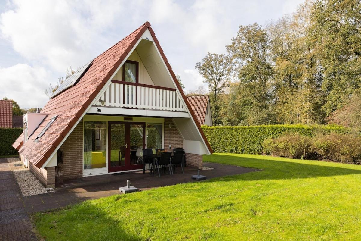Kleine Zanglijster I Prachtig Huisje Nabij Bosrand Zwiggelte Exteriör bild